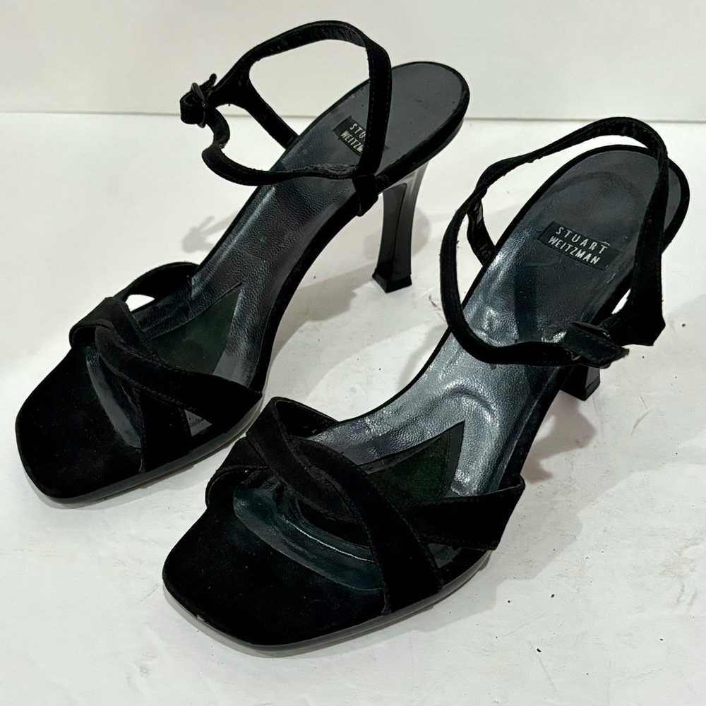 STUART WEITZMAN Women’s Black Velvet Strappy Leather Soles Heels - size 7